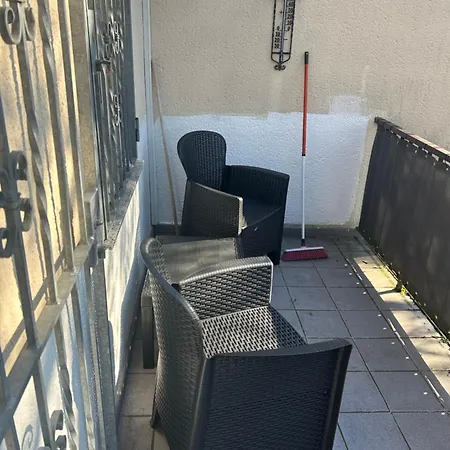 Апартаменти Bahnhofsnahe, Ruhige Und Sonnige 2 Zimmerwohnung In Der Mosbacher Strasse *