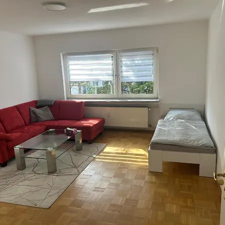 Bahnhofsnahe, Ruhige Und Sonnige 2 Zimmerwohnung In Der Mosbacher Strasse Апартаменти *